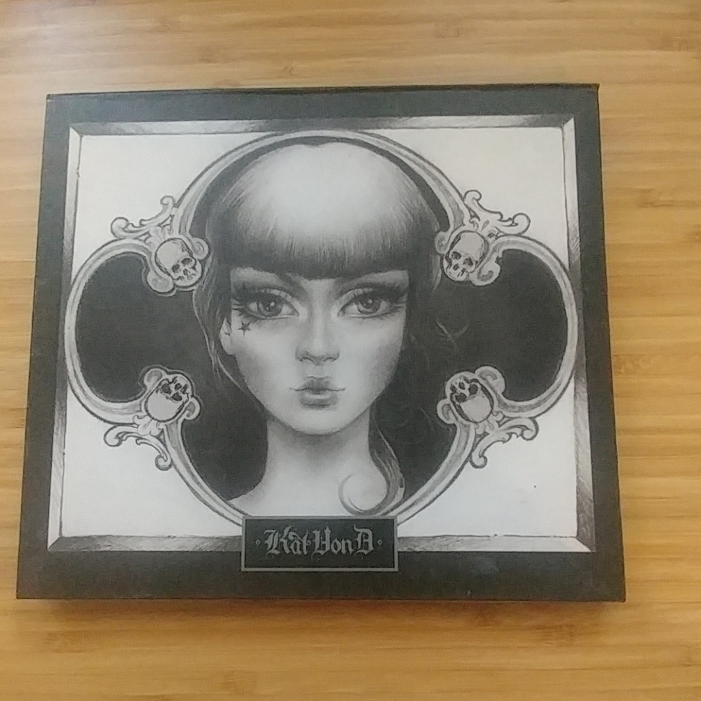 Limited Edition Spellbinding Eyeshadow Book